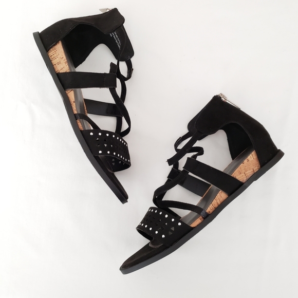 SOLD. Cloudwalkers | 7W BlackWedge Sandals - Picture 5 of 6